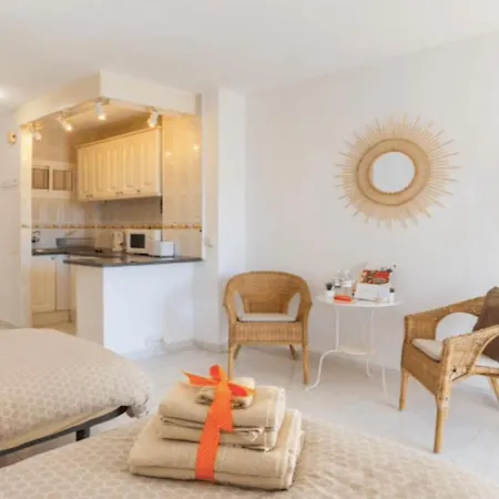797 Rentals- Luminoso Estudio En Arroyo De La Miel * 贝纳尔马德纳